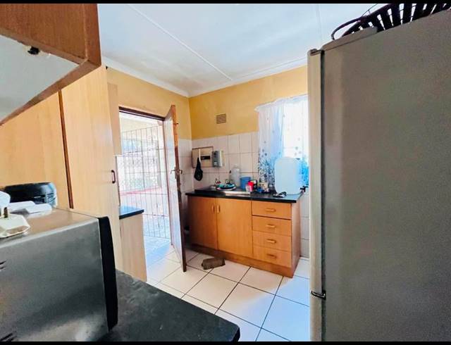 2 BEDROOM HOUSE FOR SALE IN ESIKHAWINI H